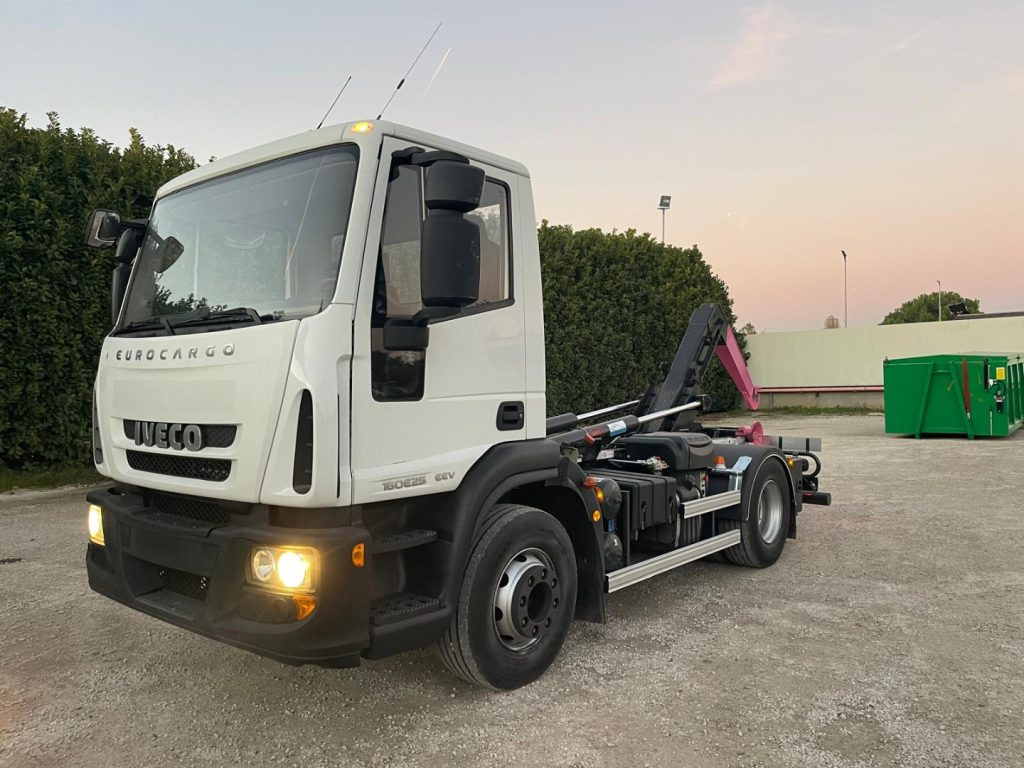 IVECO EUROCARGO 160E25 SCARRABILE - Caminhão polibenne: foto 1 IVECO EUROCARGO 160E25 SCARRABILE - Caminhão polibenne: foto 1