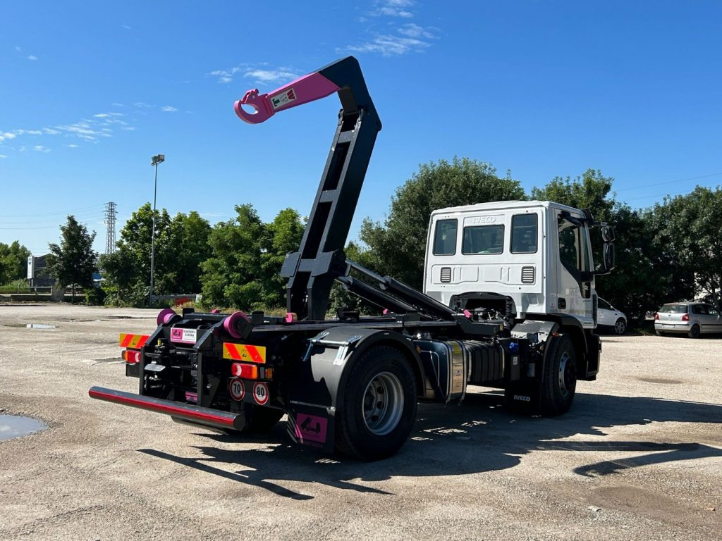 IVECO EUROCARGO 180E32K NUOVO SCARRABILE - Caminhão polibenne: foto 5 IVECO EUROCARGO 180E32K NUOVO SCARRABILE - Caminhão polibenne: foto 5
