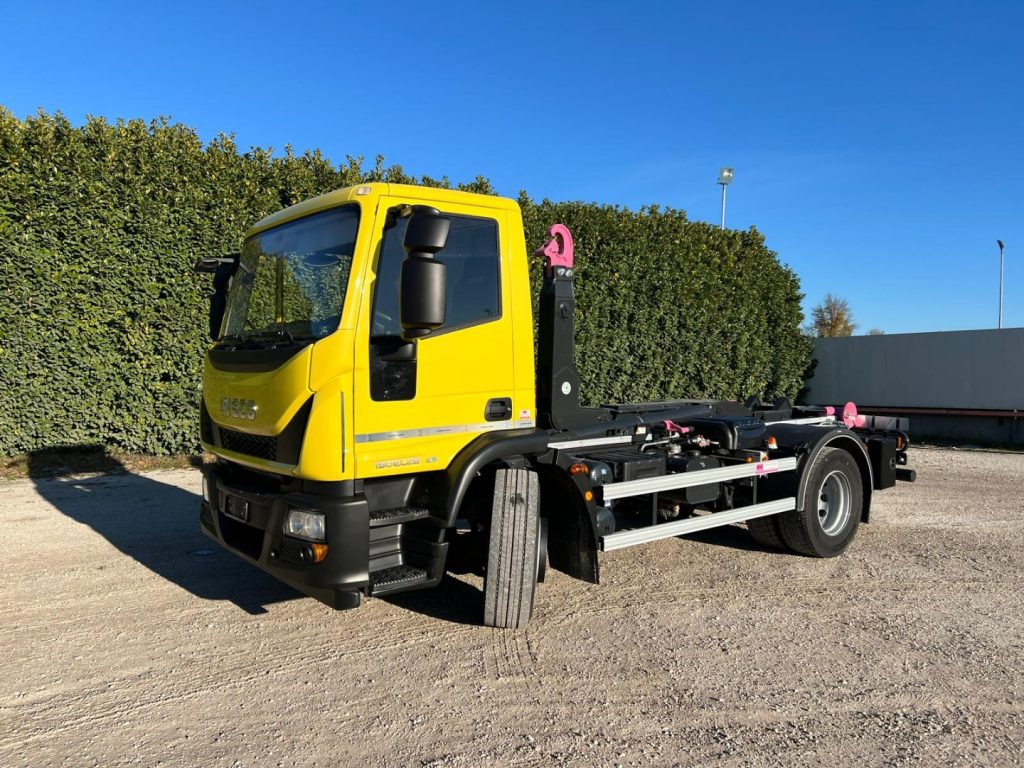 IVECO EUROCARGO 180EL28 SCARRABILE - Caminhão polibenne: foto 1 IVECO EUROCARGO 180EL28 SCARRABILE - Caminhão polibenne: foto 1