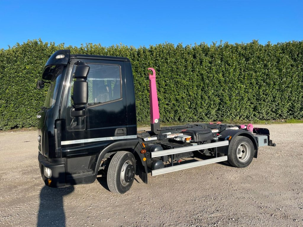 IVECO EUROCARGO 75E18 CON SCARRABILE NUOVO - Caminhão polibenne: foto 3 IVECO EUROCARGO 75E18 CON SCARRABILE NUOVO - Caminhão polibenne: foto 3