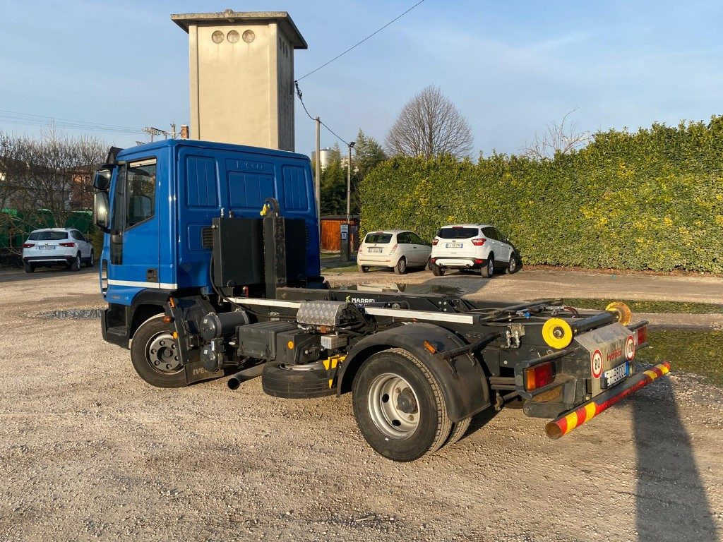 IVECO EUROCARGO 75E18 SCARRABILE - Caminhão polibenne: foto 4 IVECO EUROCARGO 75E18 SCARRABILE - Caminhão polibenne: foto 4
