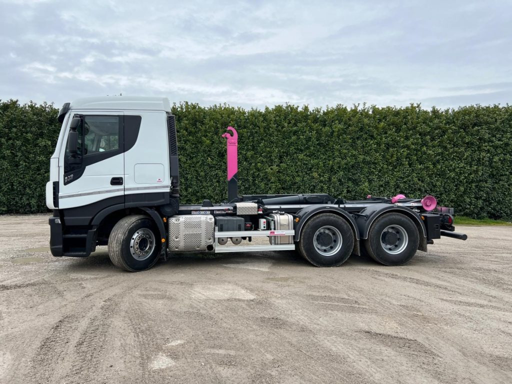 IVECO STRALIS X-WAY 510 TRAKKER SCARRABILE - Caminhão polibenne: foto 2 IVECO STRALIS X-WAY 510 TRAKKER SCARRABILE - Caminhão polibenne: foto 2