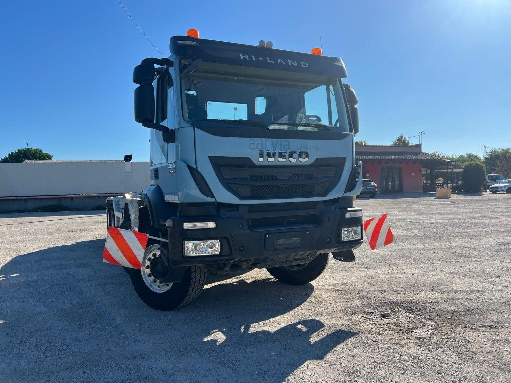 Caminhão polibenne IVECO TRAKKER 450 SCARRABILE: foto 8 Caminhão polibenne IVECO TRAKKER 450 SCARRABILE: foto 8