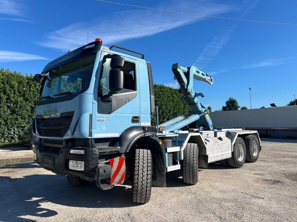 IVECO TRAKKER 450 SCARRABILE - Caminhão polibenne: foto 1 IVECO TRAKKER 450 SCARRABILE - Caminhão polibenne: foto 1