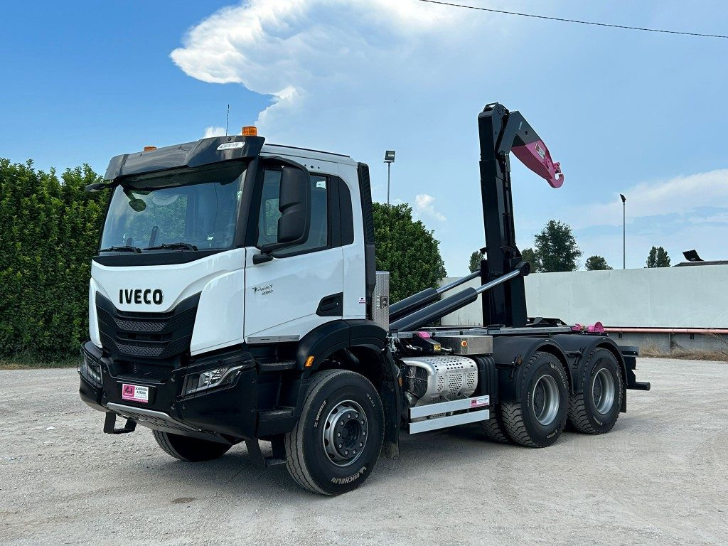 IVECO TRAKKER T-WAY AD380T NUOVO SCARRABILE - Caminhão polibenne: foto 1 IVECO TRAKKER T-WAY AD380T NUOVO SCARRABILE - Caminhão polibenne: foto 1