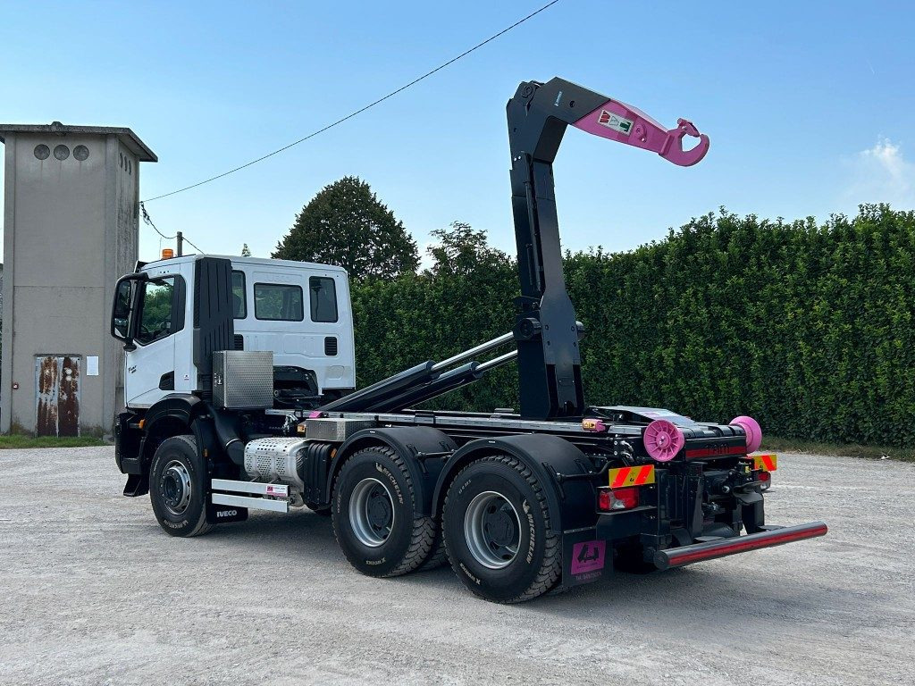 IVECO TRAKKER T-WAY AD380T NUOVO SCARRABILE - Caminhão polibenne: foto 3 IVECO TRAKKER T-WAY AD380T NUOVO SCARRABILE - Caminhão polibenne: foto 3