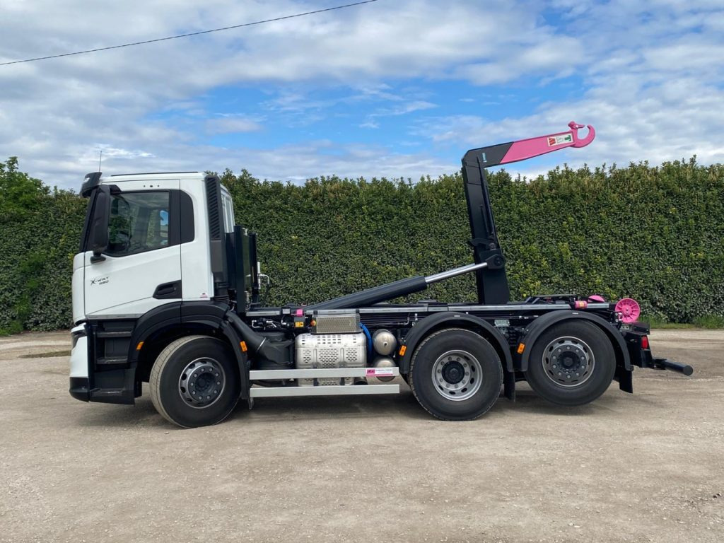 IVECO X-WAY AD280X48Y NUOVO SCARRABILE PASSO 3120 - Caminhão polibenne: foto 3 IVECO X-WAY AD280X48Y NUOVO SCARRABILE PASSO 3120 - Caminhão polibenne: foto 3