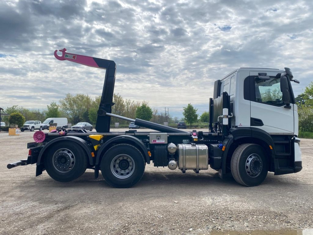 Caminhão polibenne nuevo IVECO X-WAY AD280X48Y NUOVO SCARRABILE PASSO 3120: foto 6