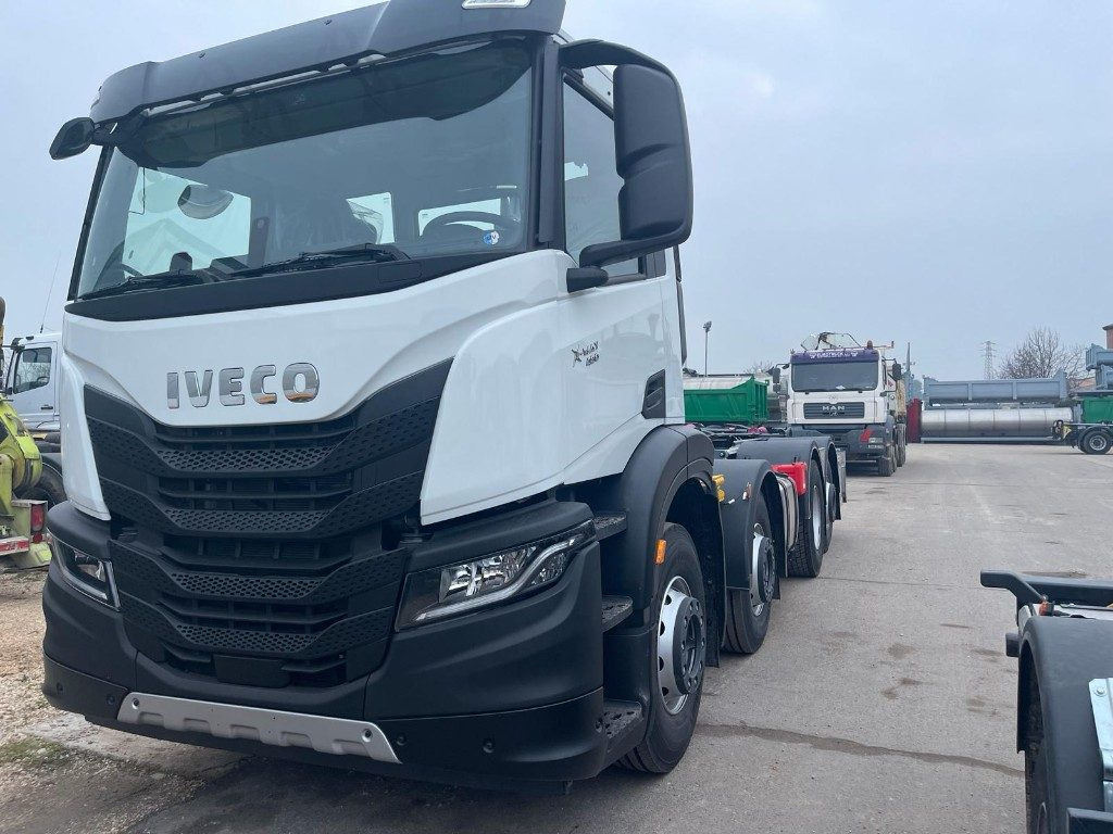 IVECO X-WAY AD350X480YPS SCARRABILE NUOVO - Caminhão polibenne: foto 2 IVECO X-WAY AD350X480YPS SCARRABILE NUOVO - Caminhão polibenne: foto 2
