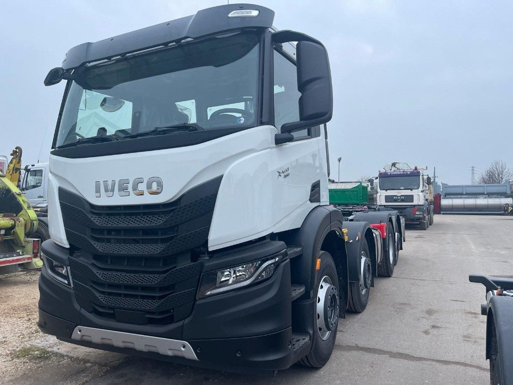 IVECO X-WAY AD350X480YPS SCARRABILE NUOVO - Caminhão polibenne: foto 1 IVECO X-WAY AD350X480YPS SCARRABILE NUOVO - Caminhão polibenne: foto 1