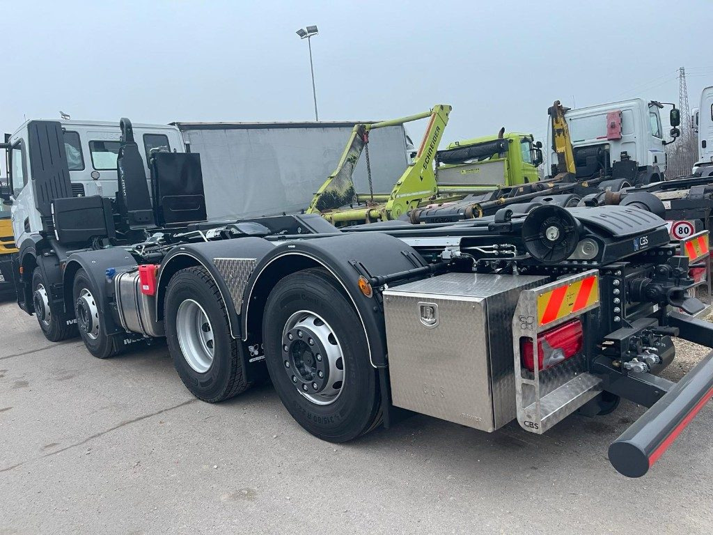IVECO X-WAY AD350X480YPS SCARRABILE NUOVO - Caminhão polibenne: foto 4 IVECO X-WAY AD350X480YPS SCARRABILE NUOVO - Caminhão polibenne: foto 4