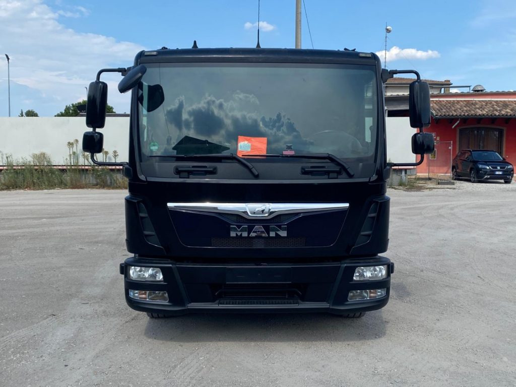 MAN TGL 12.220 CON SCARRABILE NUOVO - Caminhão polibenne: foto 2 MAN TGL 12.220 CON SCARRABILE NUOVO - Caminhão polibenne: foto 2