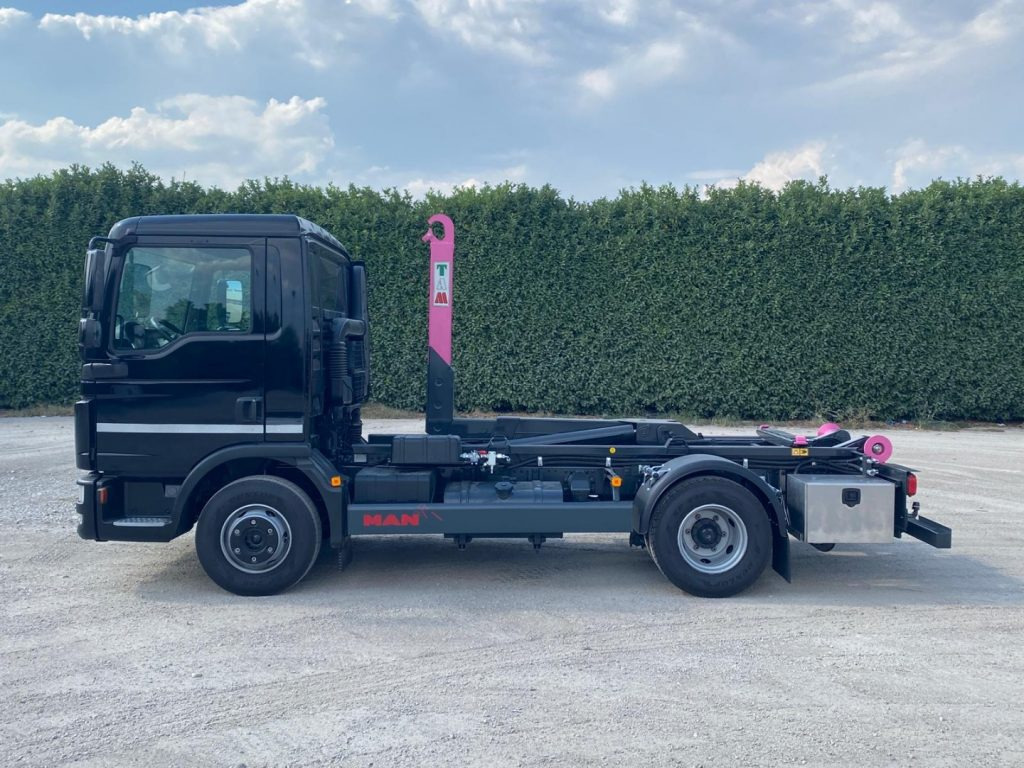 MAN TGL 12.220 CON SCARRABILE NUOVO - Caminhão polibenne: foto 4 MAN TGL 12.220 CON SCARRABILE NUOVO - Caminhão polibenne: foto 4