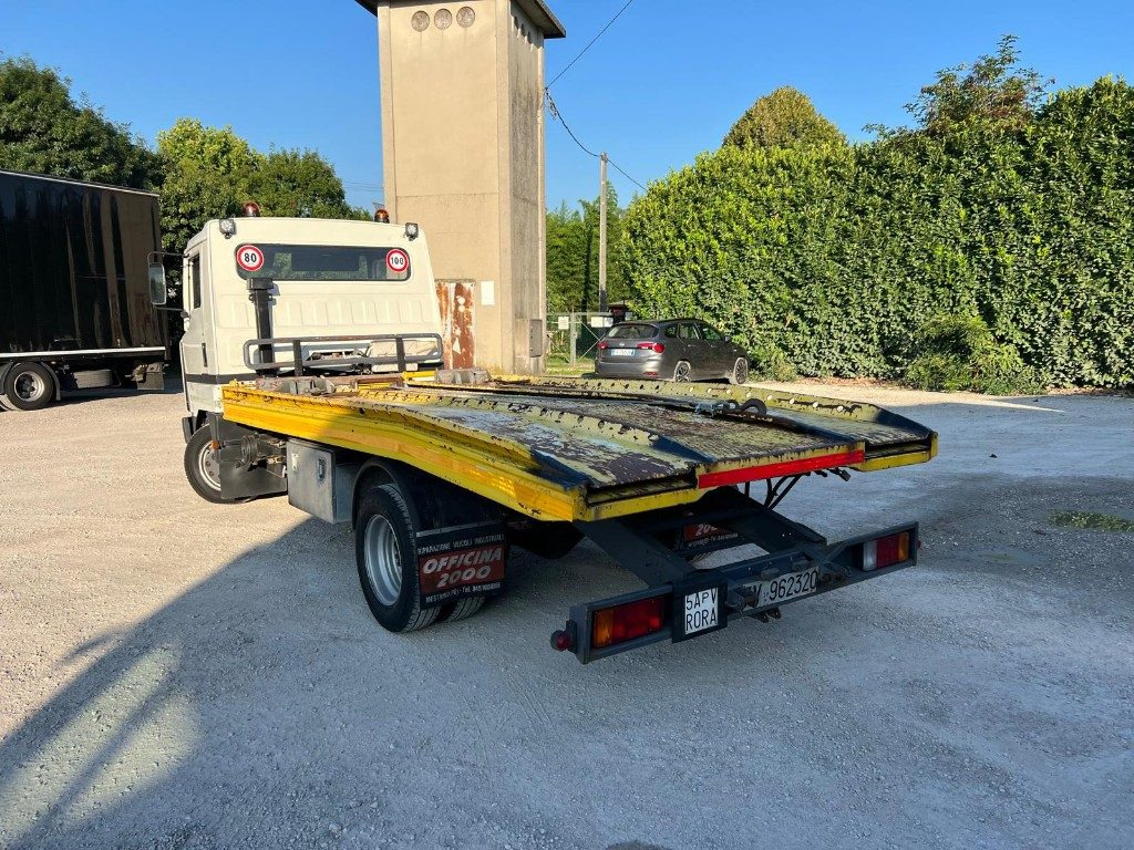 NISSAN M I L50 PER SOCCORSO STRADALE - Caminhão reboque: foto 4 NISSAN M I L50 PER SOCCORSO STRADALE - Caminhão reboque: foto 4