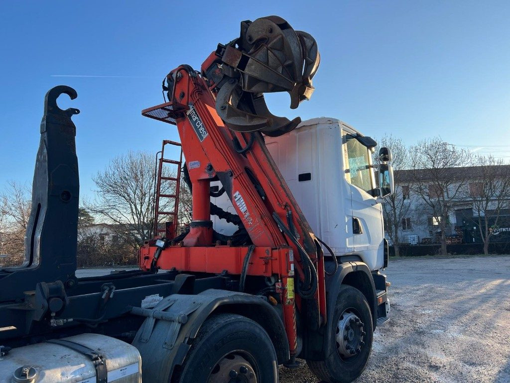 SCANIA CV R124 SCARRABILE CON GRU E POLIPO - Caminhão polibenne: foto 5 SCANIA CV R124 SCARRABILE CON GRU E POLIPO - Caminhão polibenne: foto 5