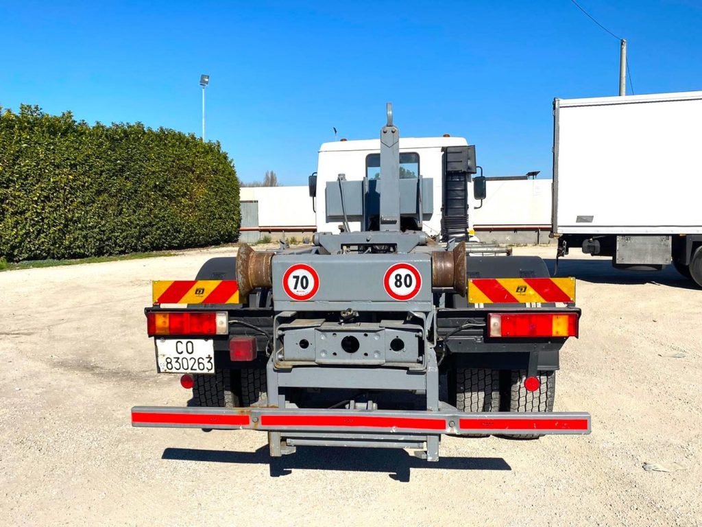 SCANIA H82 SCARRABILE BALESTRATO ANTERIORE E POSTE - Caminhão polibenne: foto 3 SCANIA H82 SCARRABILE BALESTRATO ANTERIORE E POSTE - Caminhão polibenne: foto 3