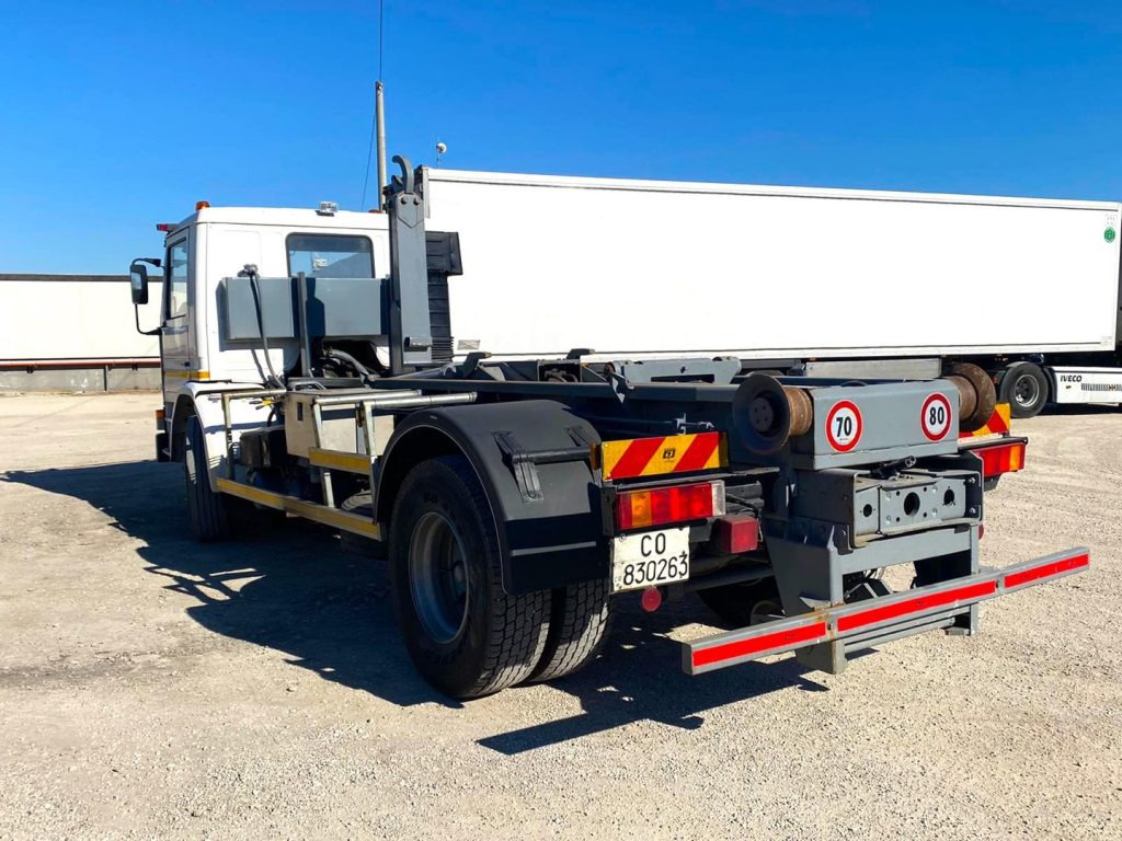 SCANIA H82 SCARRABILE BALESTRATO ANTERIORE E POSTE - Caminhão polibenne: foto 5 SCANIA H82 SCARRABILE BALESTRATO ANTERIORE E POSTE - Caminhão polibenne: foto 5