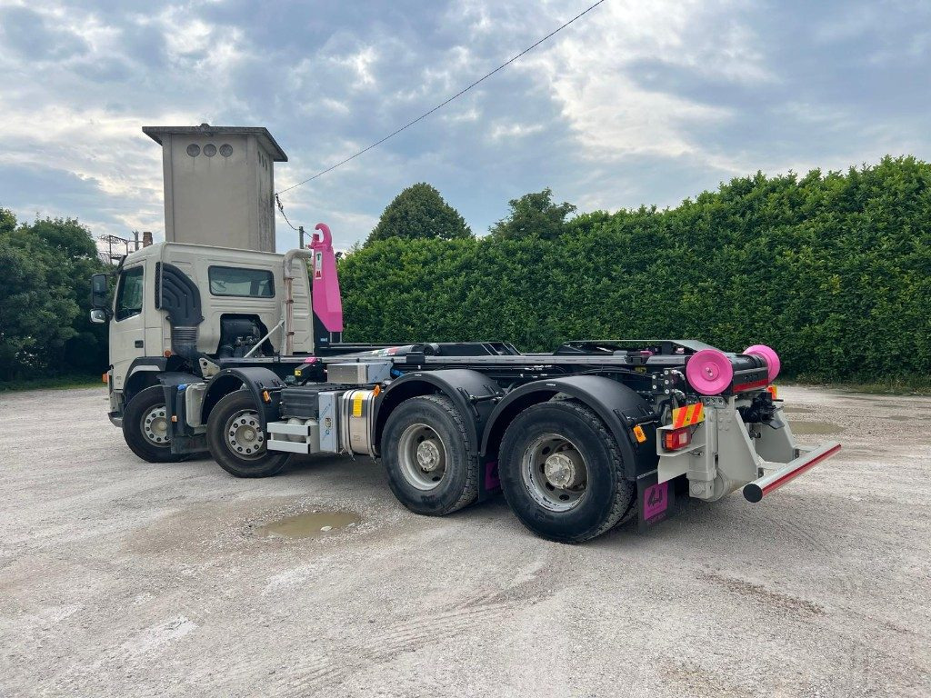 VOLVO FM480 SCARRABILE 8X4 - Caminhão polibenne: foto 3 VOLVO FM480 SCARRABILE 8X4 - Caminhão polibenne: foto 3