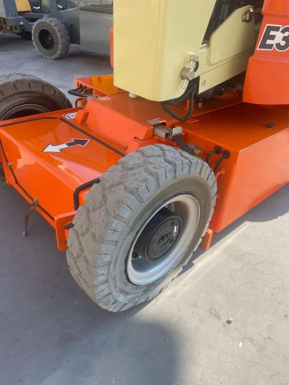 JLG E300AJP - Plataforma articulada: foto 4 JLG E300AJP - Plataforma articulada: foto 4