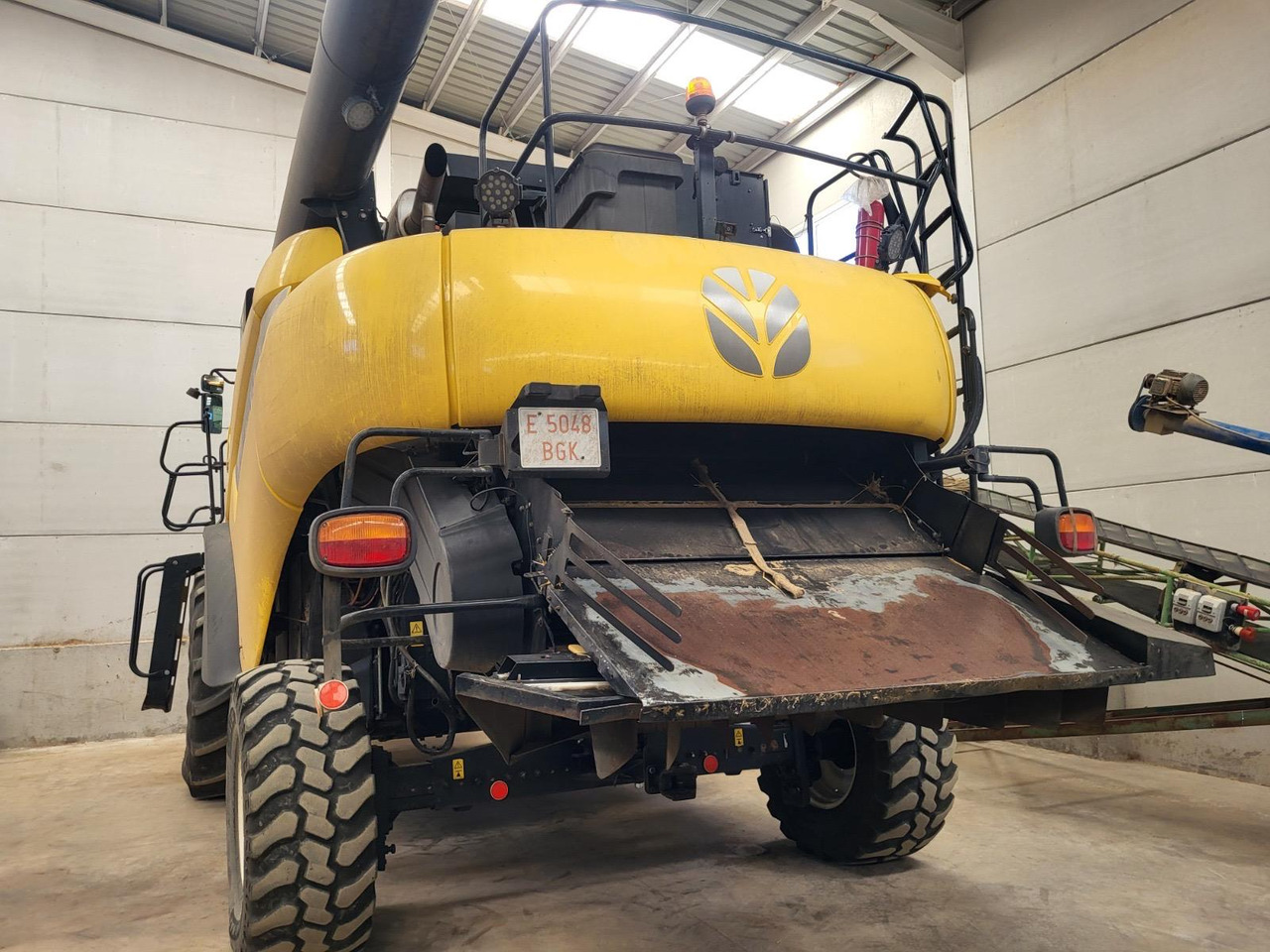 New Holland CR9080 - Colheitadeira: foto 2 New Holland CR9080 - Colheitadeira: foto 2