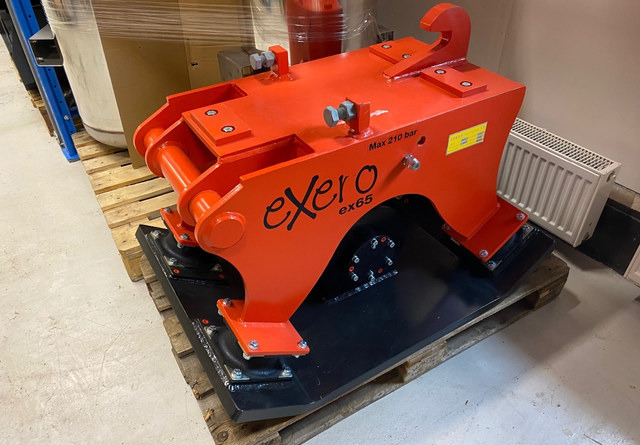ExeroPuomitäry rototiltin alle - Placas vibratórias, Equipamento: foto 2 ExeroPuomitäry rototiltin alle - Placas vibratórias, Equipamento: foto 2