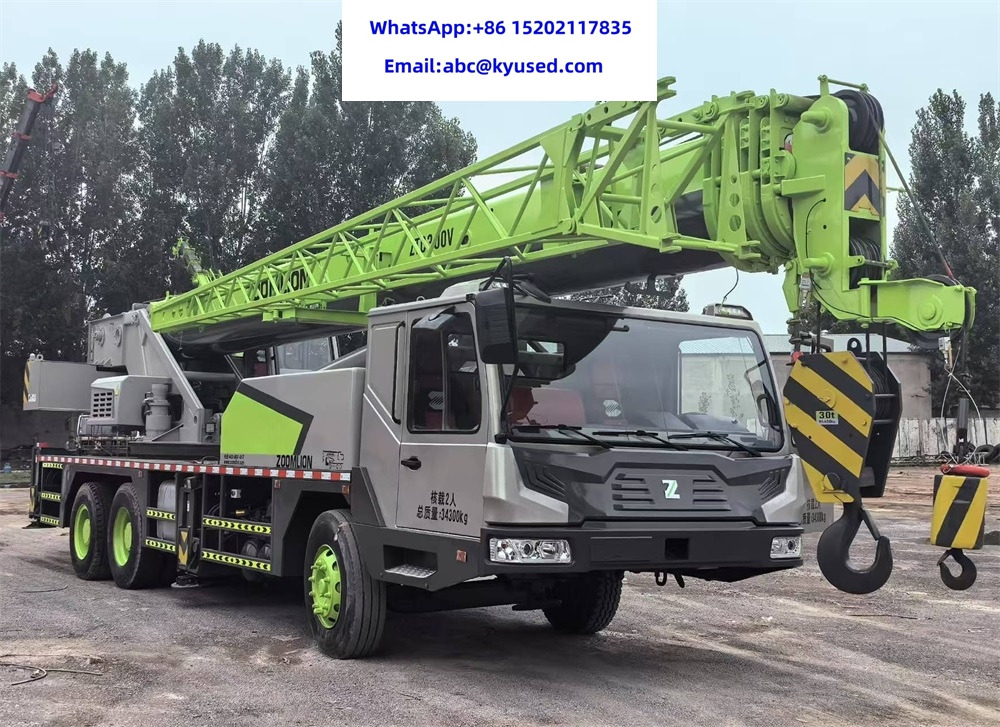 ZOOMLION ZTC300V 30ton - Guindaste móvel: foto 2 ZOOMLION ZTC300V 30ton - Guindaste móvel: foto 2