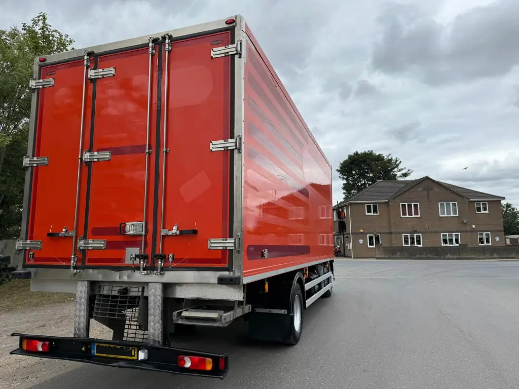 Caminhão frigorífico Renault D16 High - Fridgebox: foto 8 Caminhão frigorífico Renault D16 High - Fridgebox: foto 8