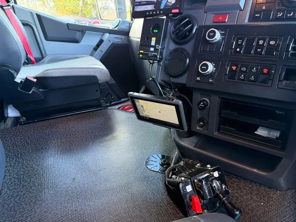 Locação de  Renault Tipper C 380 (BJO) Renault Tipper C 380 (BJO): foto 15