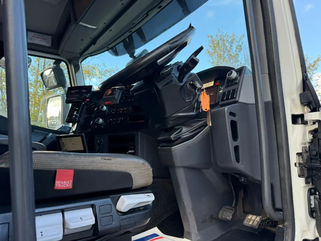 Locação de  Renault Tipper C 380 (BJO) Renault Tipper C 380 (BJO): foto 14