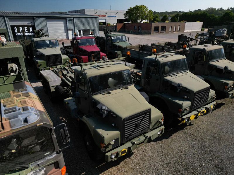 Caminhão Volvo N 10 6X4 - HOOK CONTAINER (3x stock): foto 5