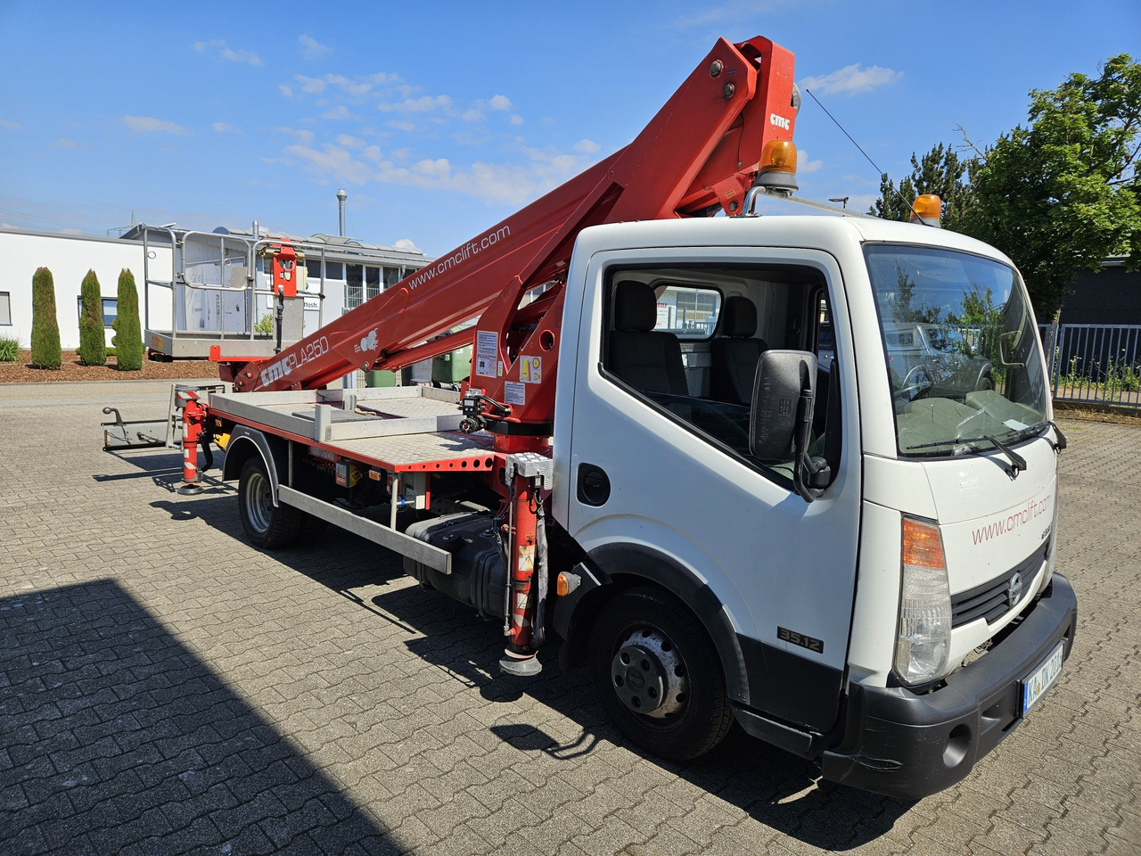 Nissan Cabstar CMC PLA 250 - 25m TOP nur 420 Stunden! - Caminhão com plataforma aérea: foto 5 Nissan Cabstar CMC PLA 250 - 25m TOP nur 420 Stunden! - Caminhão com plataforma aérea: foto 5