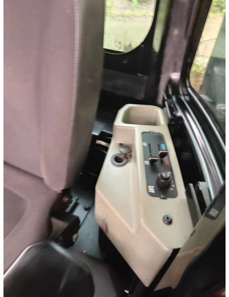 Caterpillar 303.5ECR 303.5 306 307 307.5 308 - Mini escavadeira: foto 5 Caterpillar 303.5ECR 303.5 306 307 307.5 308 - Mini escavadeira: foto 5