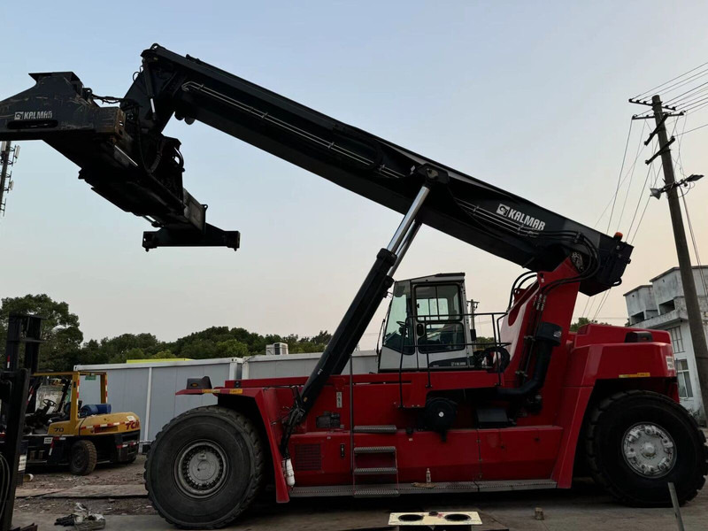 Kalmar DRU450 - Reachstacker porta contentores: foto 2 Kalmar DRU450 - Reachstacker porta contentores: foto 2