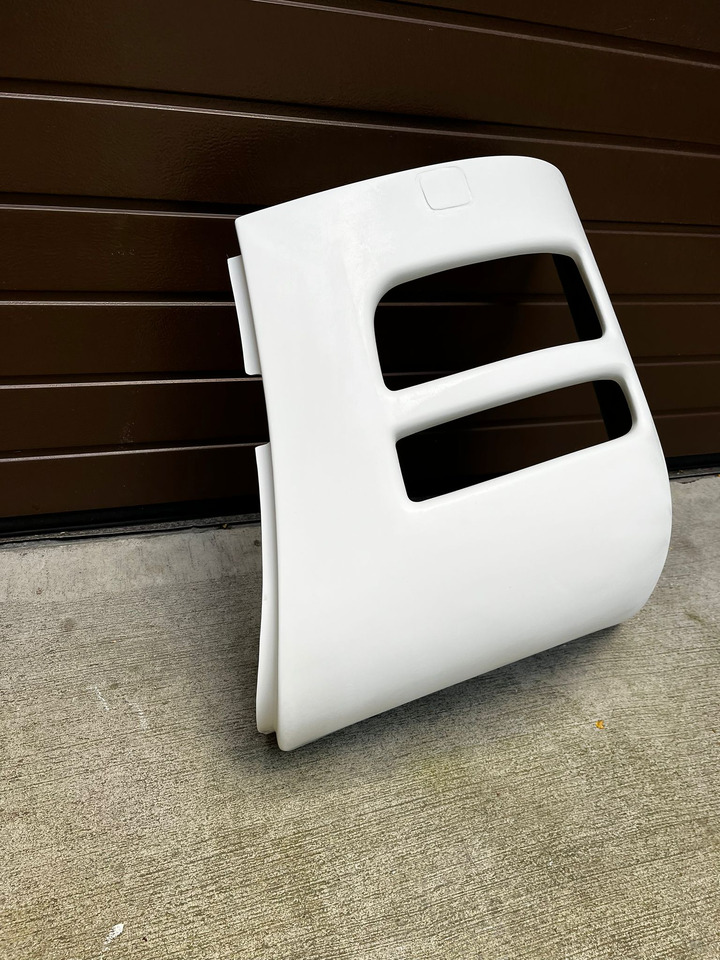 Zderzak przedni lewy MAN LION'S COACH R07, R08 MAN Lion’s Coach R07, R08 - Carroceria e exterior de Ônibus: foto 3 Zderzak przedni lewy MAN LION'S COACH R07, R08 MAN Lion’s Coach R07, R08 - Carroceria e exterior de Ônibus: foto 3