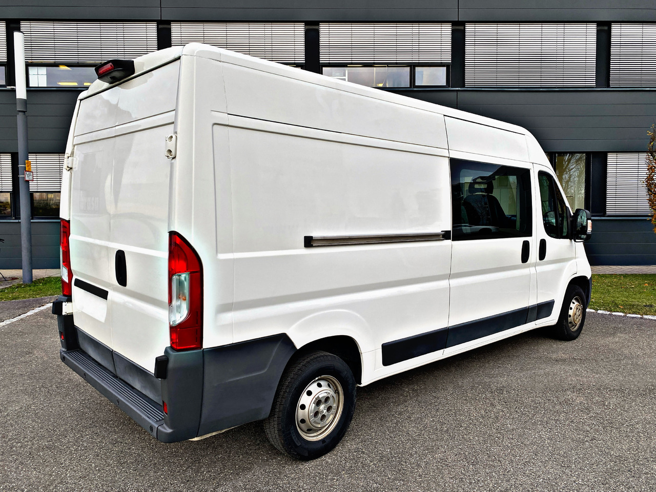 Peugeot Boxer Kasten Hoch 335 L3H2Pro|5Sitzer|Kamera|19% - Furgão, Carrinha cabine dupla: foto 3 Peugeot Boxer Kasten Hoch 335 L3H2Pro|5Sitzer|Kamera|19% - Furgão, Carrinha cabine dupla: foto 3