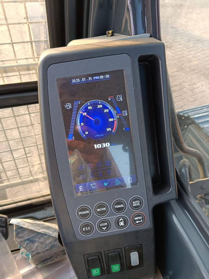 New Hyundai R215L tracked excavator - Escavadora de rastos: foto 2 New Hyundai R215L tracked excavator - Escavadora de rastos: foto 2