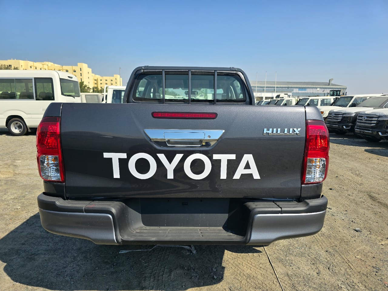 TOYOTA HILUX ACTIVE DOUBLE CAB - Pick-up, Carrinha cabine dupla: foto 1 TOYOTA HILUX ACTIVE DOUBLE CAB - Pick-up, Carrinha cabine dupla: foto 1