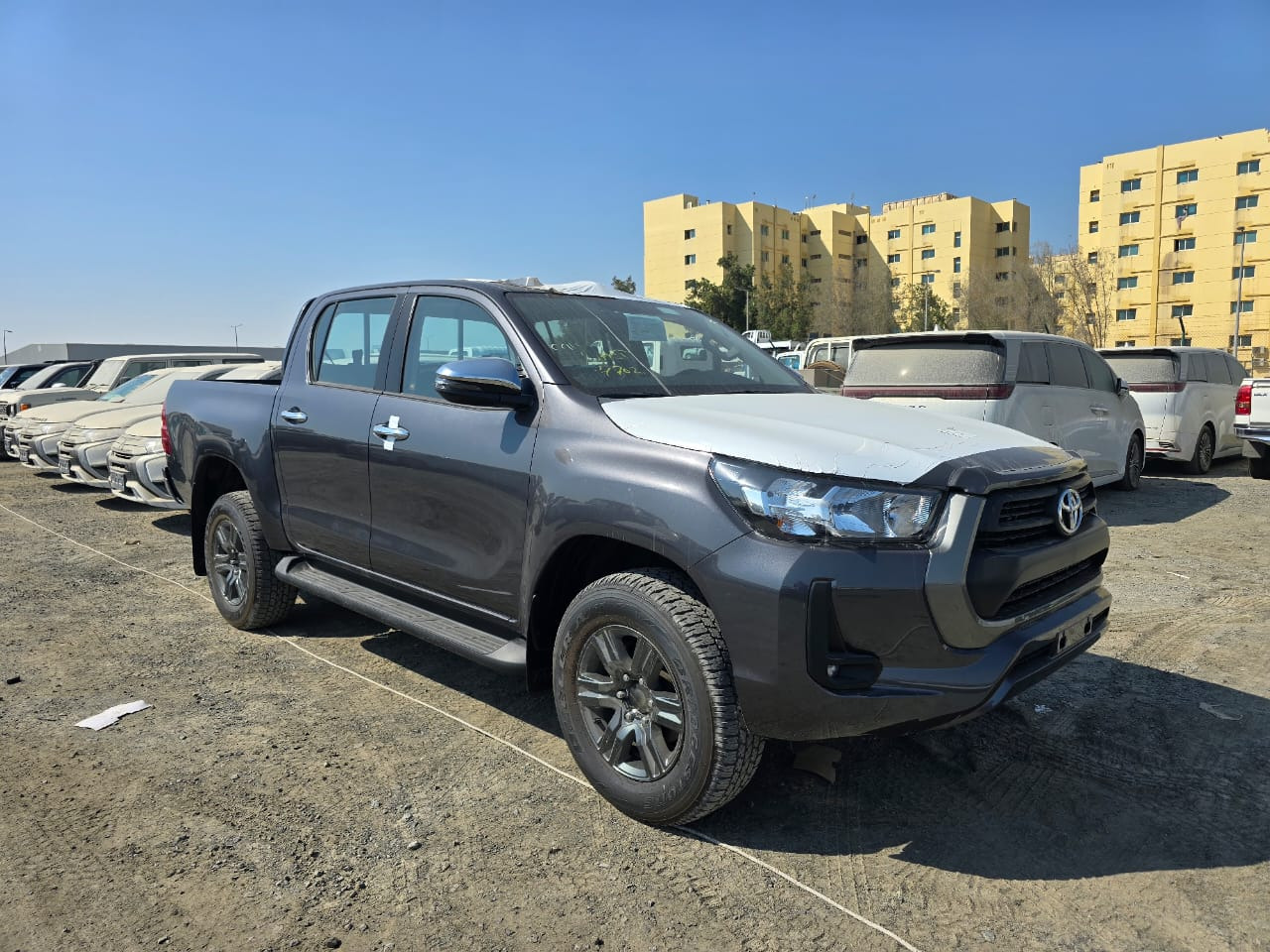 TOYOTA HILUX ACTIVE DOUBLE CAB - Pick-up, Carrinha cabine dupla: foto 2 TOYOTA HILUX ACTIVE DOUBLE CAB - Pick-up, Carrinha cabine dupla: foto 2