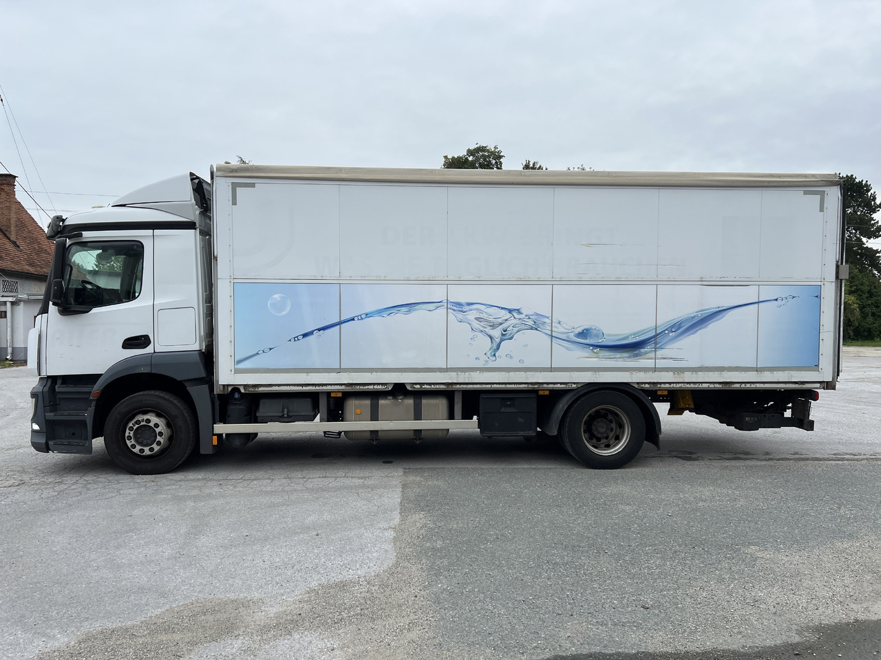 MERCEDES-BENZ ANTOS 18.30 L automatische Seitenladung | LBW | Klima | Tempomat - Caminhão transporte de bebidas: foto 3 MERCEDES-BENZ ANTOS 18.30 L automatische Seitenladung | LBW | Klima | Tempomat - Caminhão transporte de bebidas: foto 3