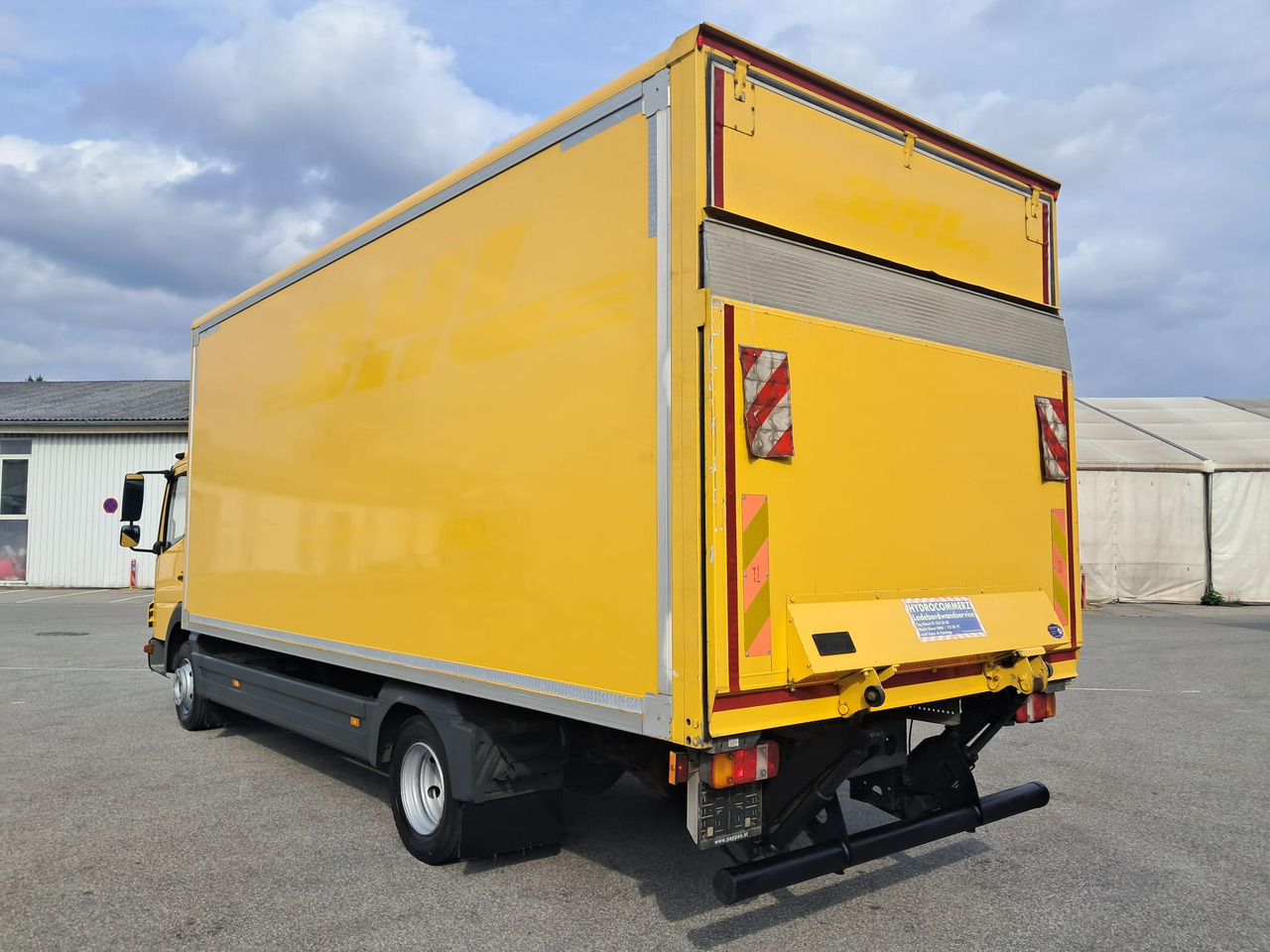 MERCEDES-BENZ ATEGO 8 16 Koffer mit LBW | Schalter | EZ 2013 - Caminhão furgão: foto 5 MERCEDES-BENZ ATEGO 8 16 Koffer mit LBW | Schalter | EZ 2013 - Caminhão furgão: foto 5