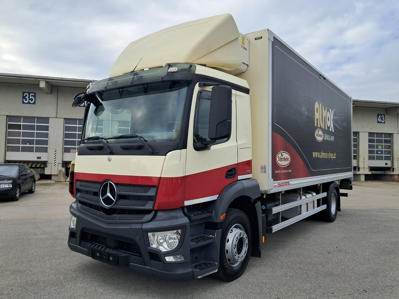MERCEDES-BENZ Antos 1833 Kühlkoffer LBW | Standheizung | Euro 6 - Caminhão frigorífico: foto 1 MERCEDES-BENZ Antos 1833 Kühlkoffer LBW | Standheizung | Euro 6 - Caminhão frigorífico: foto 1