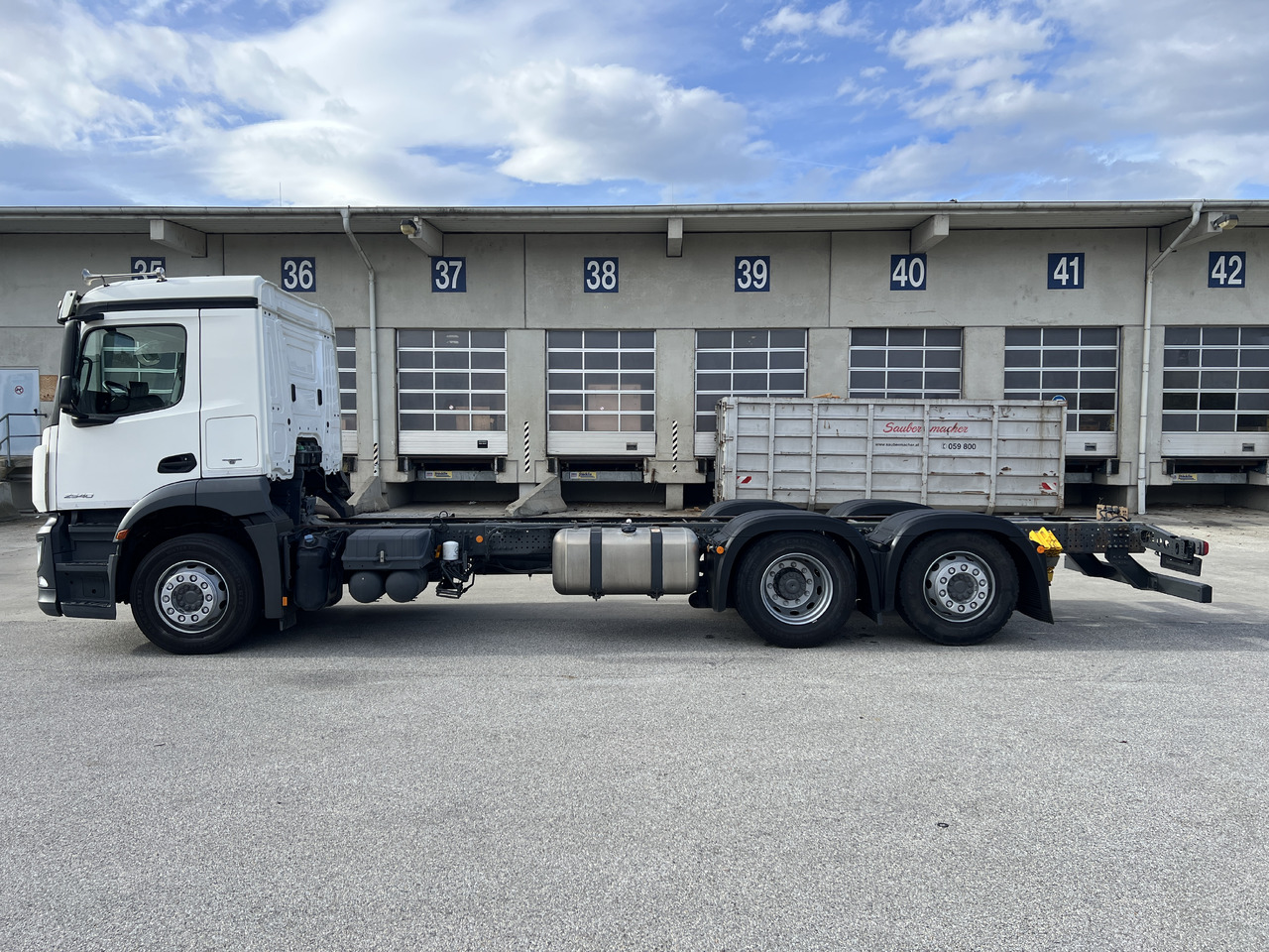 Caminhão chassi MERCEDES-BENZ Antos 25 40 | Standheizung | Klima | Liftachse: foto 6 Caminhão chassi MERCEDES-BENZ Antos 25 40 | Standheizung | Klima | Liftachse: foto 6