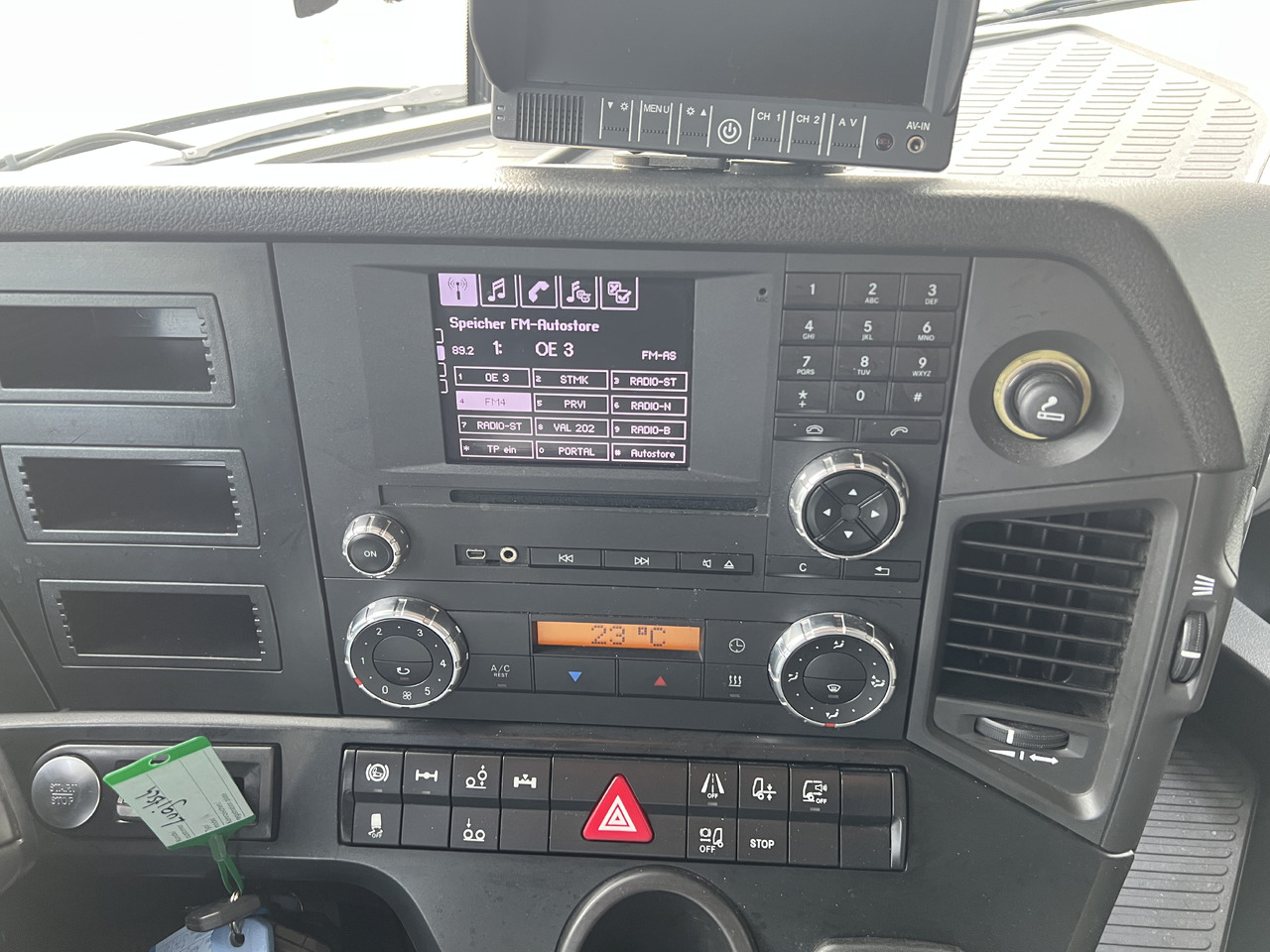 Caminhão chassi MERCEDES-BENZ Antos 25 40 | Standheizung | Klima | Liftachse: foto 17 Caminhão chassi MERCEDES-BENZ Antos 25 40 | Standheizung | Klima | Liftachse: foto 17