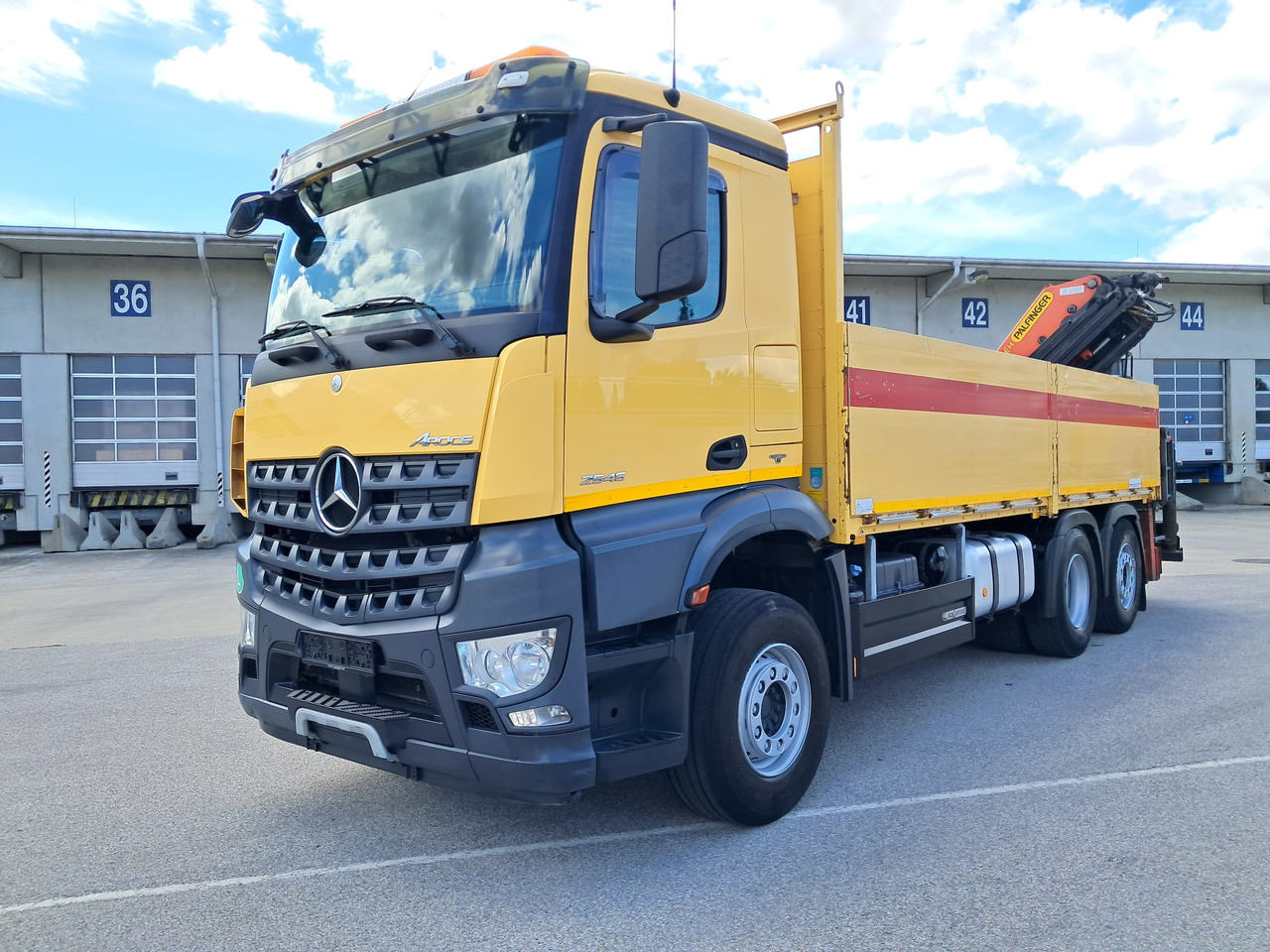 MERCEDES-BENZ Arocs 2545 | Palfinger PK 22002 | Klima | Retarder | Euro 6 - Camião de caixa aberta/ Plataforma, Caminhão grua: foto 1 MERCEDES-BENZ Arocs 2545 | Palfinger PK 22002 | Klima | Retarder | Euro 6 - Camião de caixa aberta/ Plataforma, Caminhão grua: foto 1