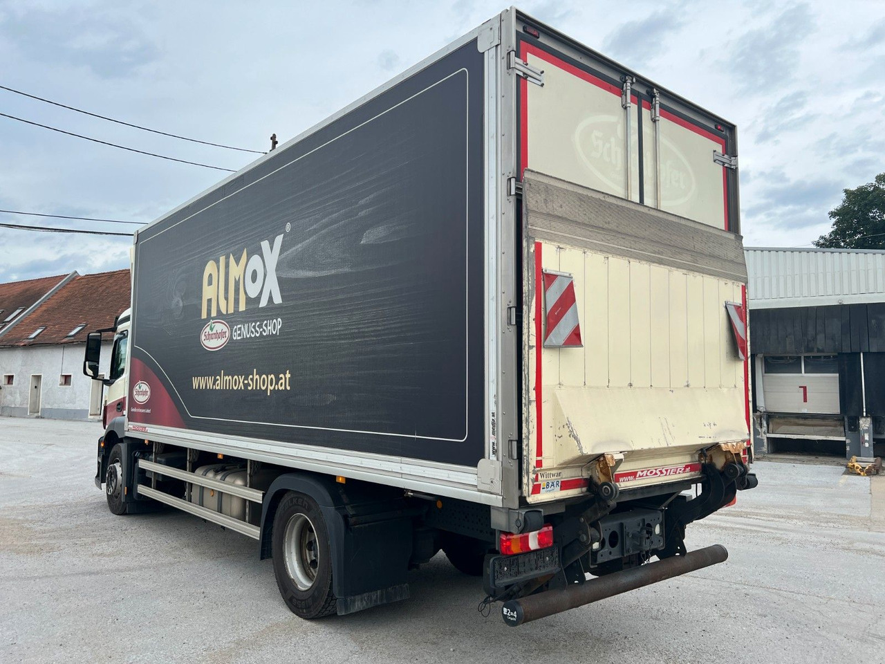 Mercedes-Benz Antos 1833 Kühlkoff LBW | Standheizung | Euro 6 - Caminhão frigorífico: foto 5 Mercedes-Benz Antos 1833 Kühlkoff LBW | Standheizung | Euro 6 - Caminhão frigorífico: foto 5
