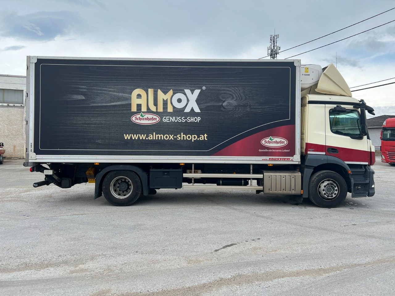 Mercedes-Benz Antos 1833 Kühlkoff LBW | Standheizung | Euro 6 - Caminhão frigorífico: foto 4 Mercedes-Benz Antos 1833 Kühlkoff LBW | Standheizung | Euro 6 - Caminhão frigorífico: foto 4