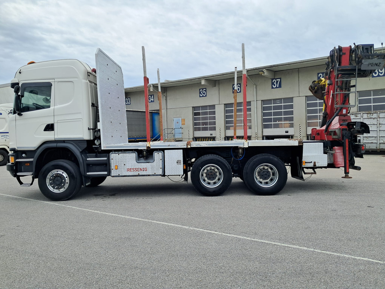 SCANIA G 490 6x6 Blatt-Blatt | Klima | Schaltgetriebe | Euro 6 | Penz-Kran 12Z | - Caminhão florestal, Caminhão grua: foto 4 SCANIA G 490 6x6 Blatt-Blatt | Klima | Schaltgetriebe | Euro 6 | Penz-Kran 12Z | - Caminhão florestal, Caminhão grua: foto 4