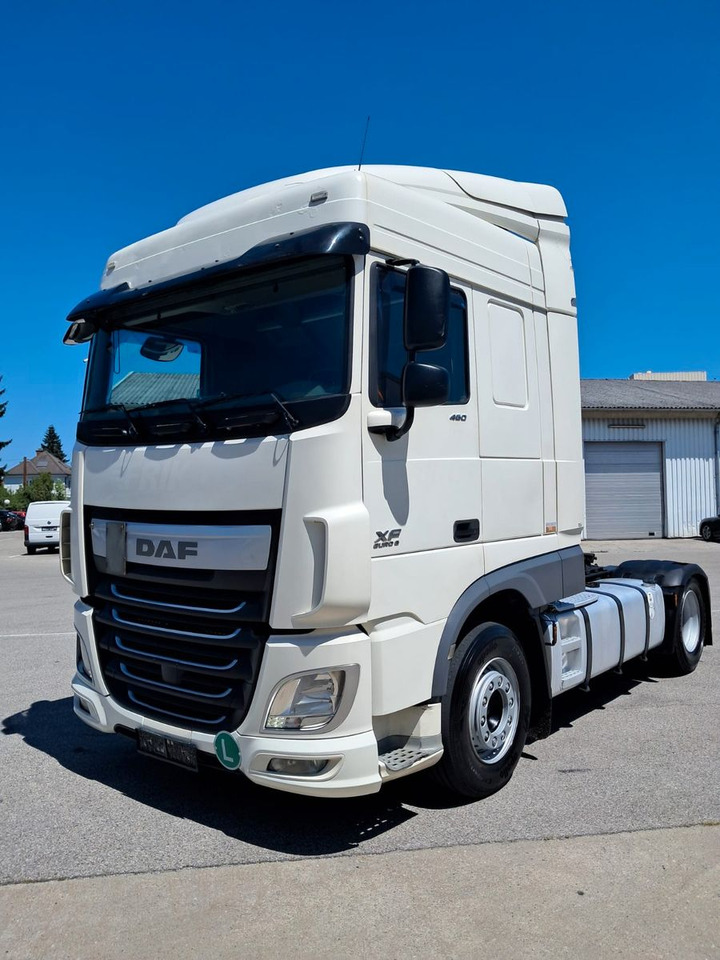 DAF XF 18.460 Schubboden | Klima | Retarder | Differ - Tractor: foto 1 DAF XF 18.460 Schubboden | Klima | Retarder | Differ - Tractor: foto 1