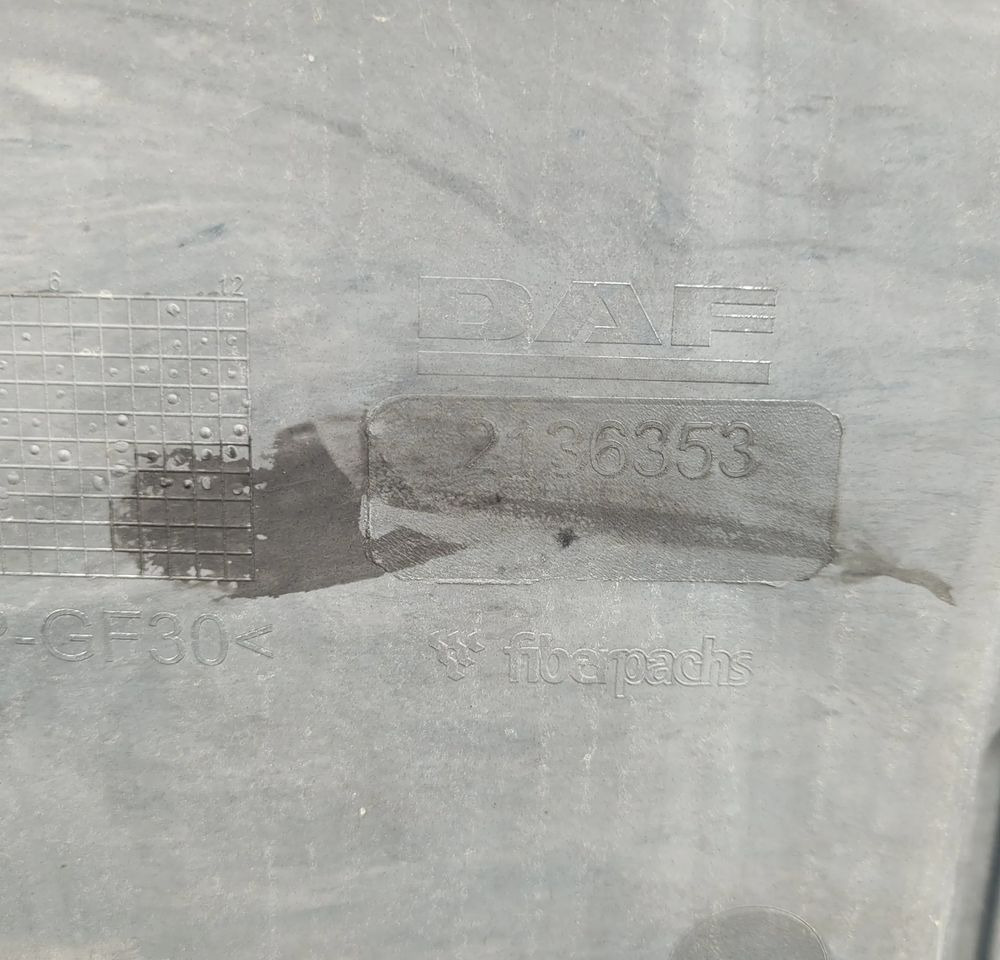 ATRAPA MASKA DAF CF ORYGINAŁ 2136353 CHWALIM116 - Capô de Caminhão: foto 3 ATRAPA MASKA DAF CF ORYGINAŁ 2136353 CHWALIM116 - Capô de Caminhão: foto 3