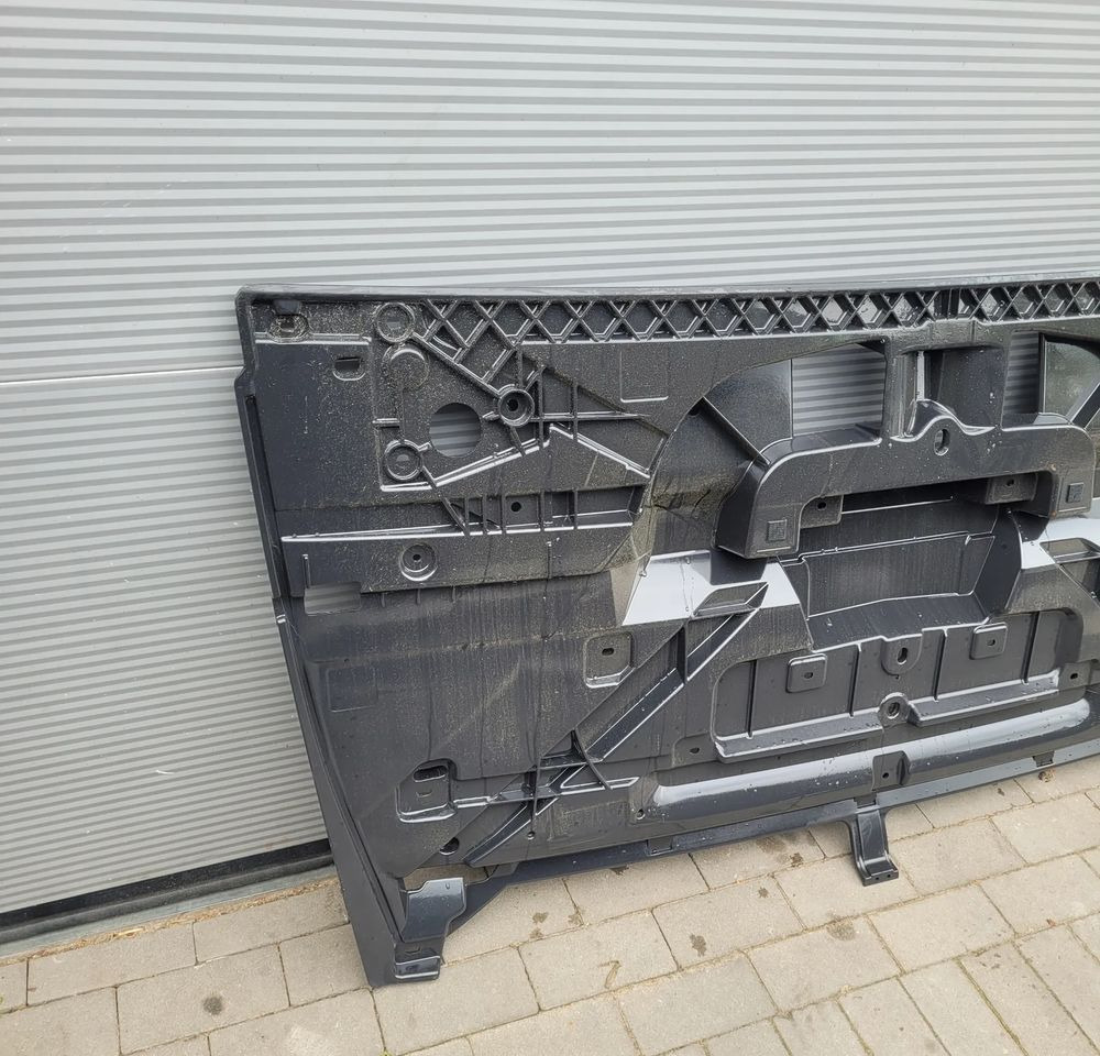 ATRAPA MASKA DAF XF 106 ORYGINAŁ 1835730 CHWALIM116 - Capô de Caminhão: foto 3 ATRAPA MASKA DAF XF 106 ORYGINAŁ 1835730 CHWALIM116 - Capô de Caminhão: foto 3